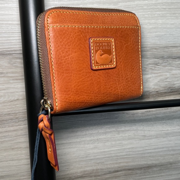 NWT- Dooney & Bourke Florentine Leather Small Zip Around Wallet, NATURAL - Picture 2 of 7